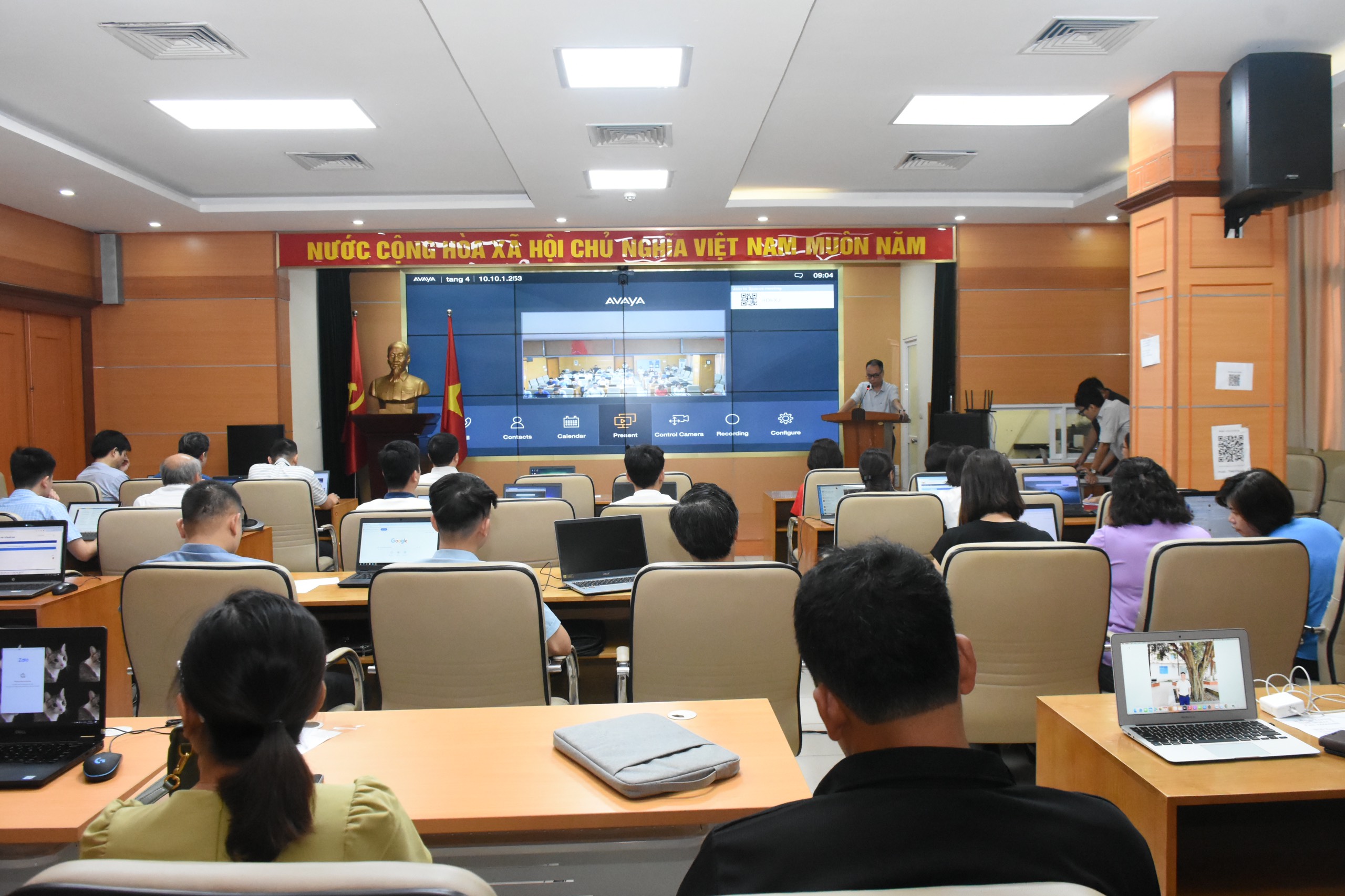 Tập huấn nhận thức an toàn thông tin cho người dùng