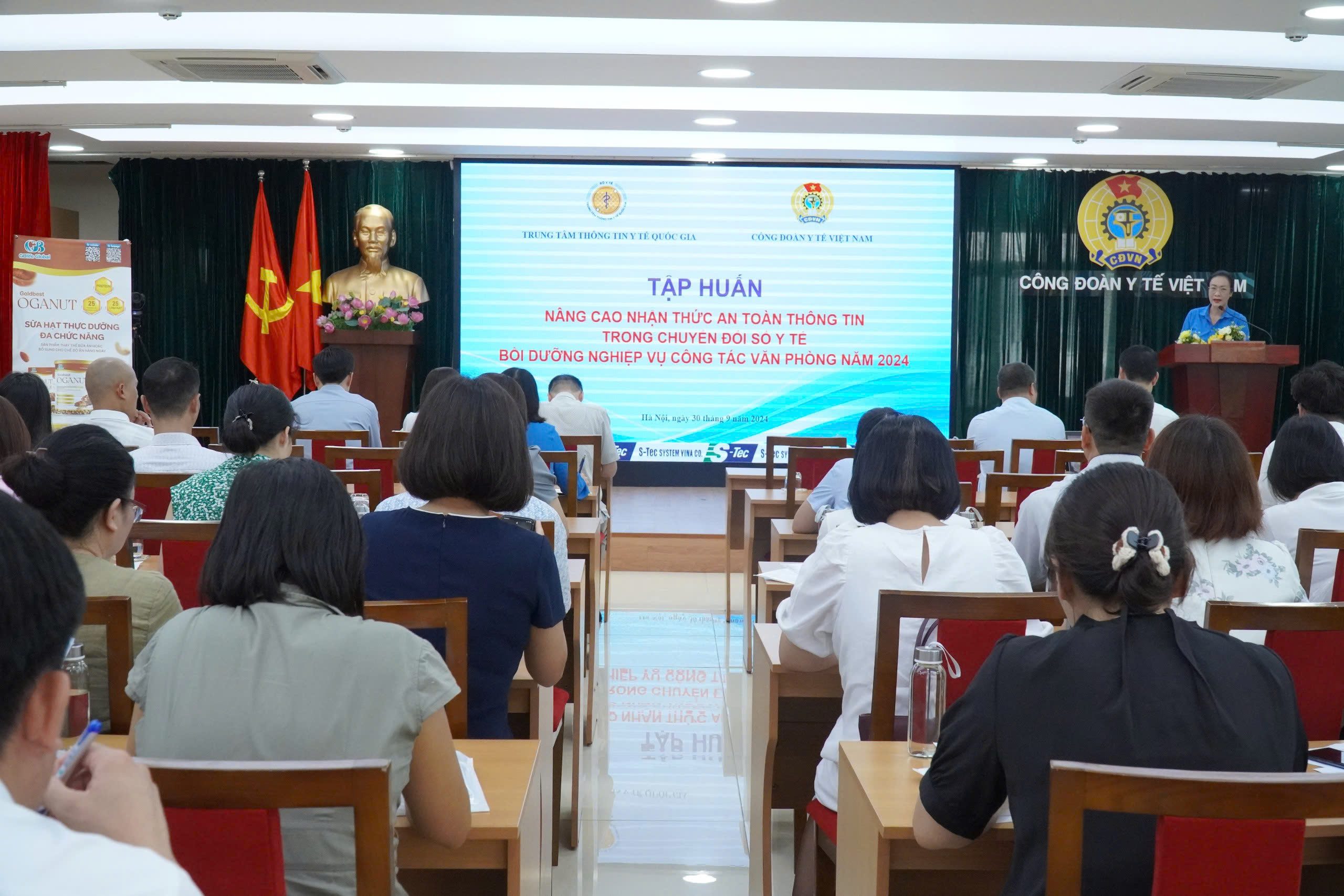 Tập huấn nâng cao nhận thức an toàn thông tin trong chuyển đổi số y tế và bồi dưỡng nghiệp vụ công tác văn phòng năm 2024