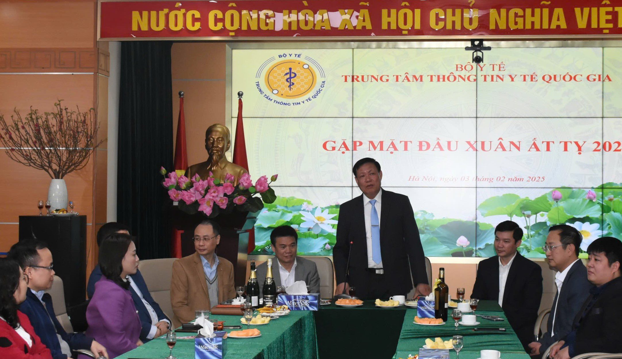 Hội nghị giao ban, tiếp đón đồng chí Bí thư Đảng uỷ, Thứ trưởng Bộ Y tế đến thăm và làm việc