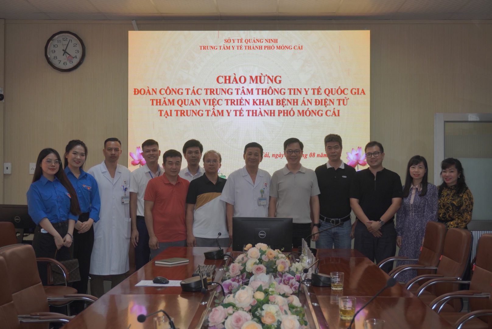 Tham gia hỗ trợ Trạm y tế Móng Cái triển khai hồ sơ bệnh án điện tử